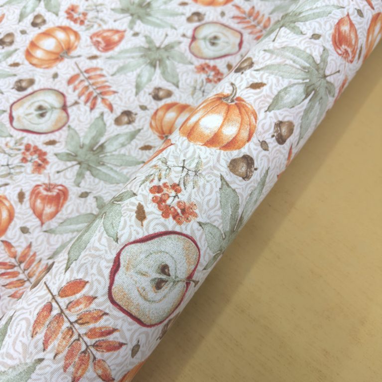 Loneta - dibujos de manzana y calabaza